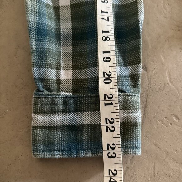 Duluth Trading Co. Flannel Shirt Men’s M Green Blue Plaid Long Sleeve - Picture 9 of 9
